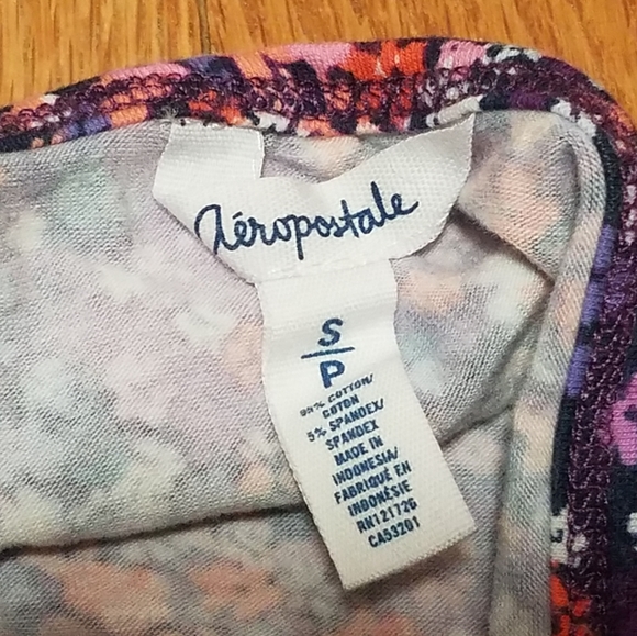 Aeropostale Floral Halter Crop Top - Picture 4 of 5